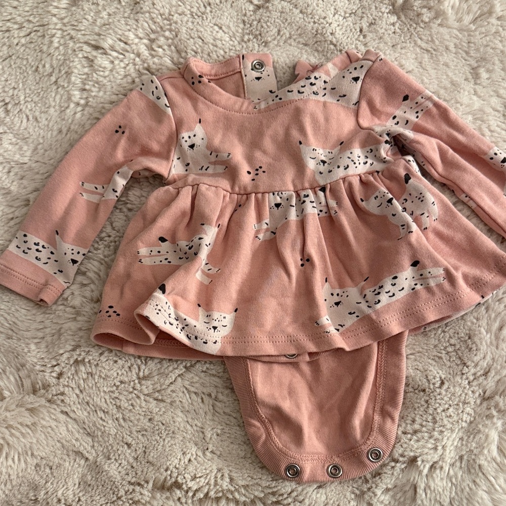 Tea Collection Adorable Pink leopard Print Kids Pajamas